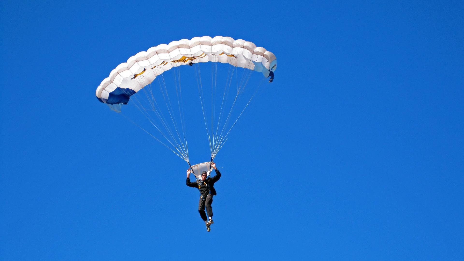 德国队引发争议!,穆古鲁扎官方宣布险胜新规观众掌声雷动