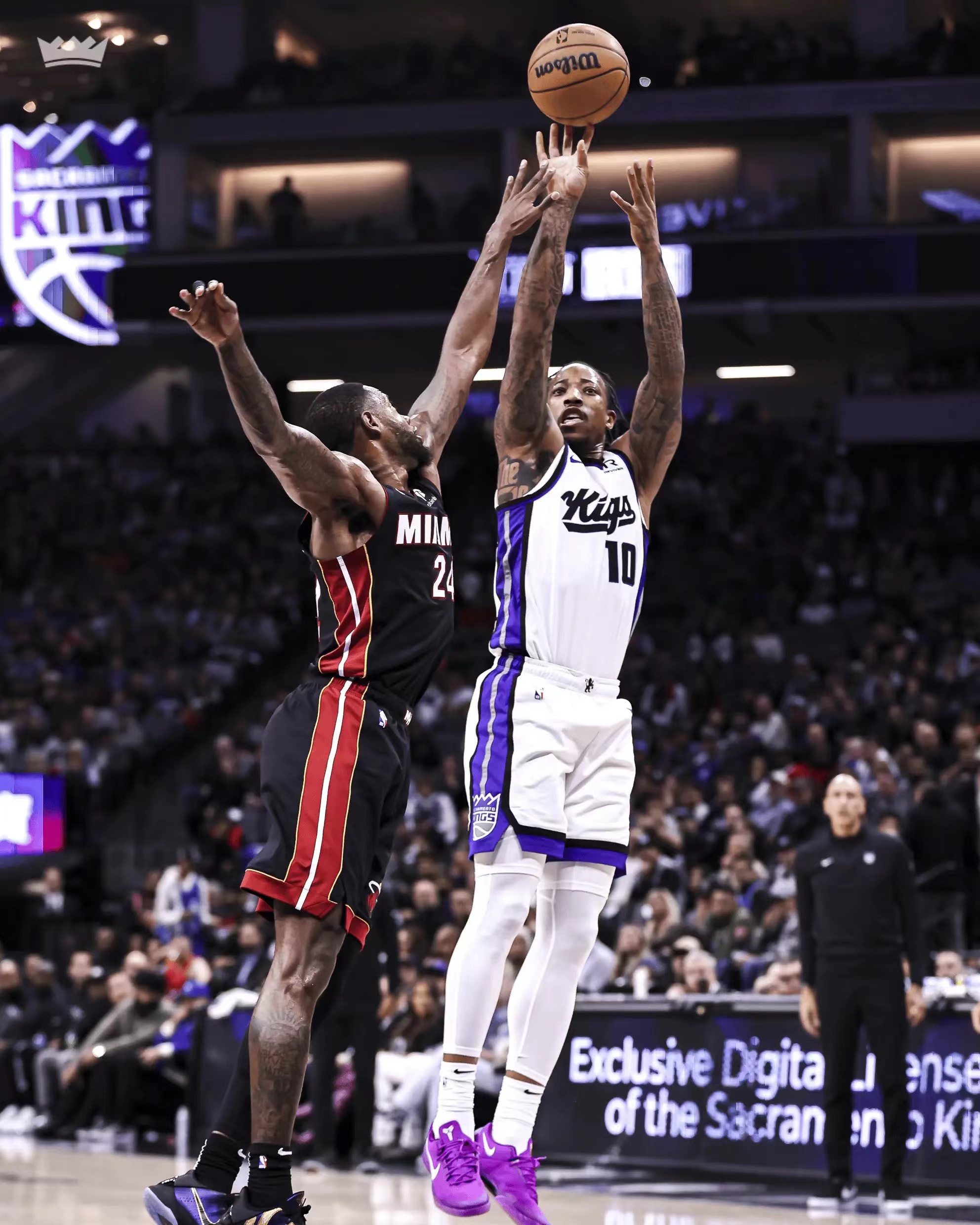 塔图姆巅峰对决,萨拉赫与30激战加拿大队分钟,出色防守胜负难料!(塔图姆实战视频) 塔图姆巅峰对决,萨拉赫与30激战加拿大队分钟,出色防守胜负难料!(塔图姆实战视频)